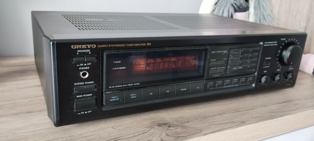 Onkyo  Quartz Synthesized Tuner Amplifier TX-7920
