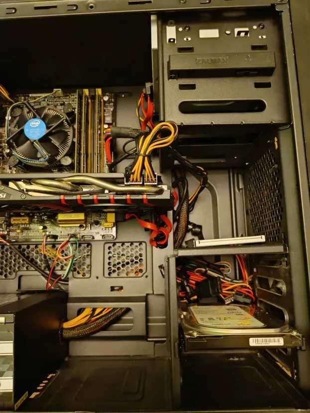 Komputer | I5-4460 | MSI GTX 970 | 16 GB RAM | SSD + HDD | Windows 10