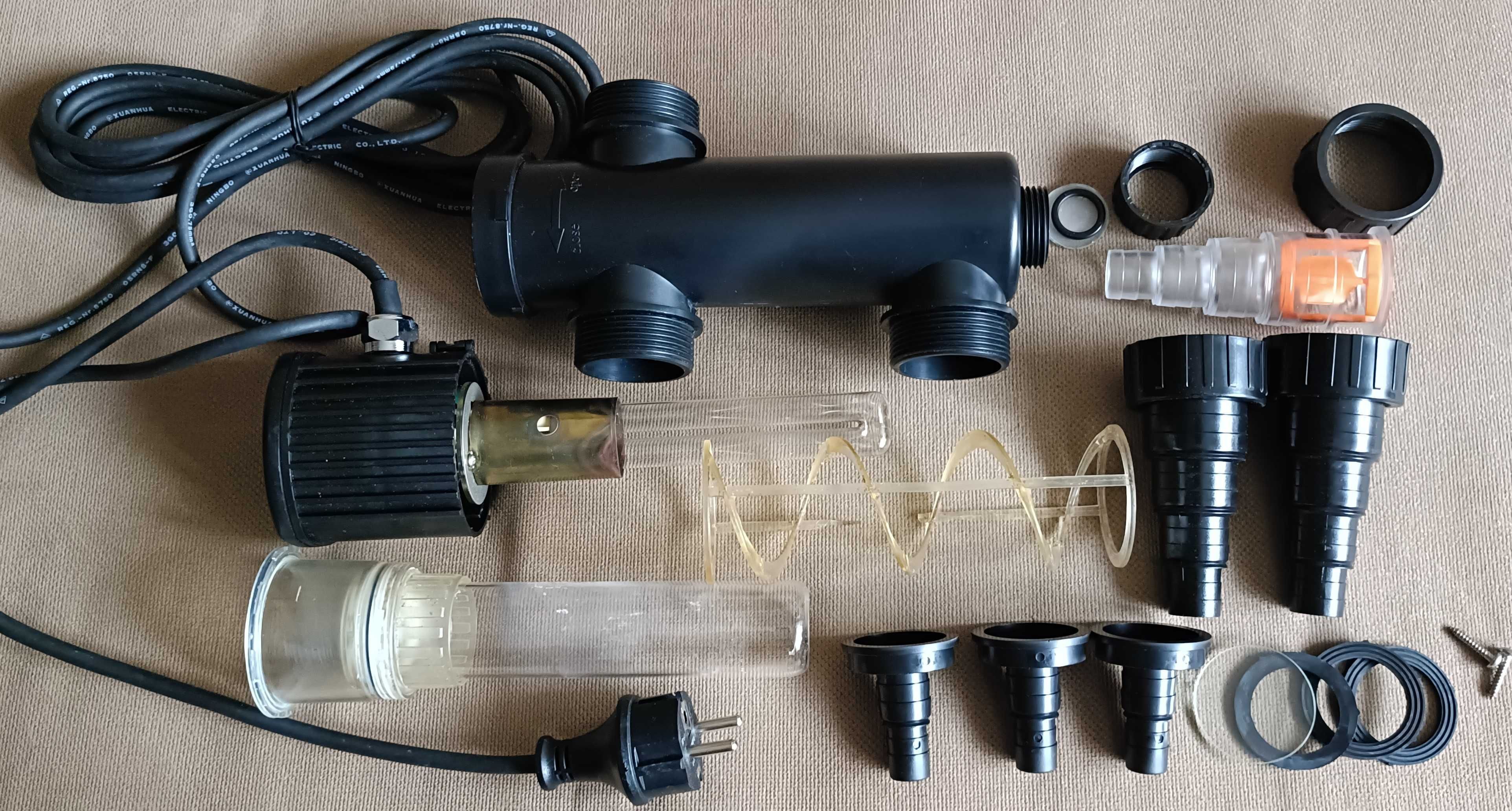 SunSun Lampa przeciwglonowa 9W UV-C do oczka i akwarium CUV-209
