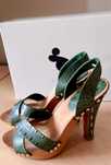 Sandalias verdes da Lola Cruz