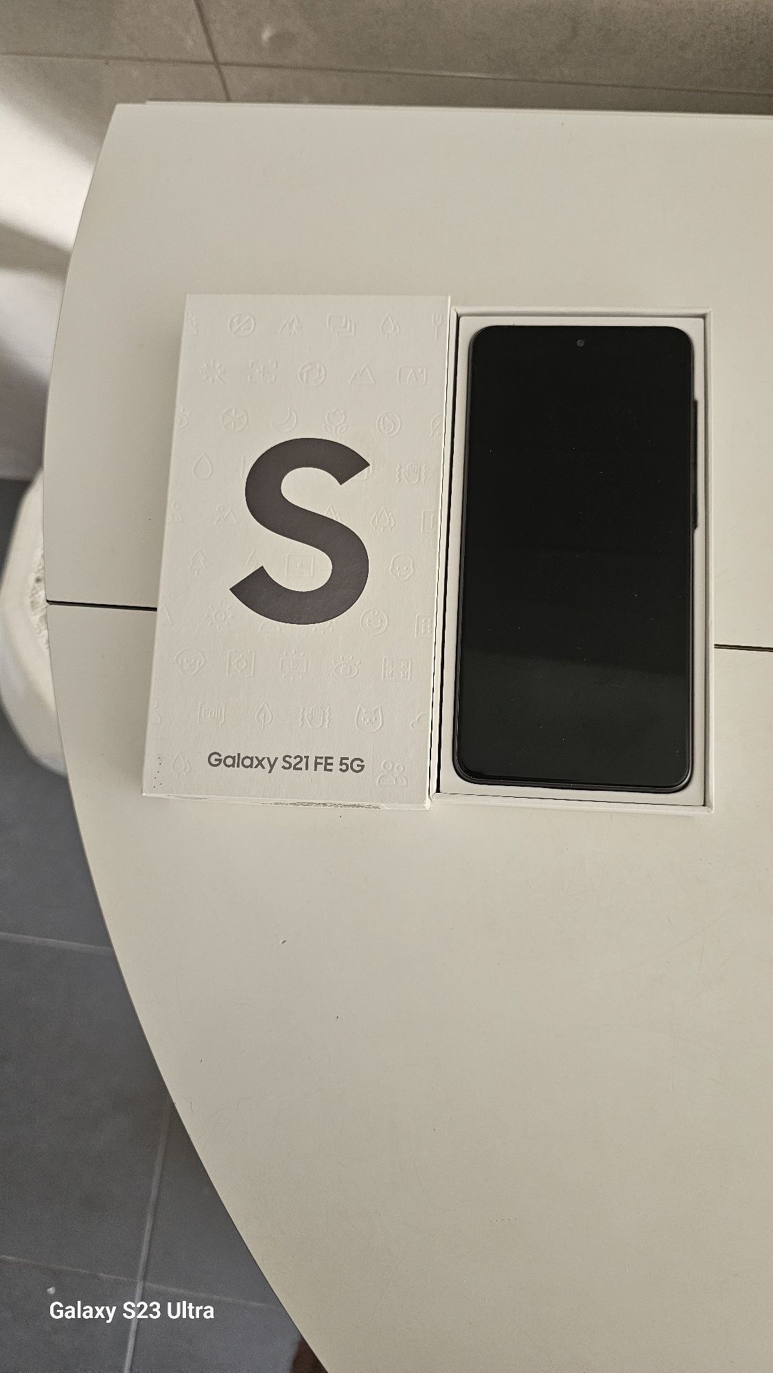 Samsung.  S21 fe