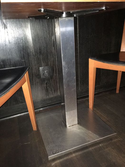 Meble z restauracji. Podstawy stołów / Krzesła / Hokery