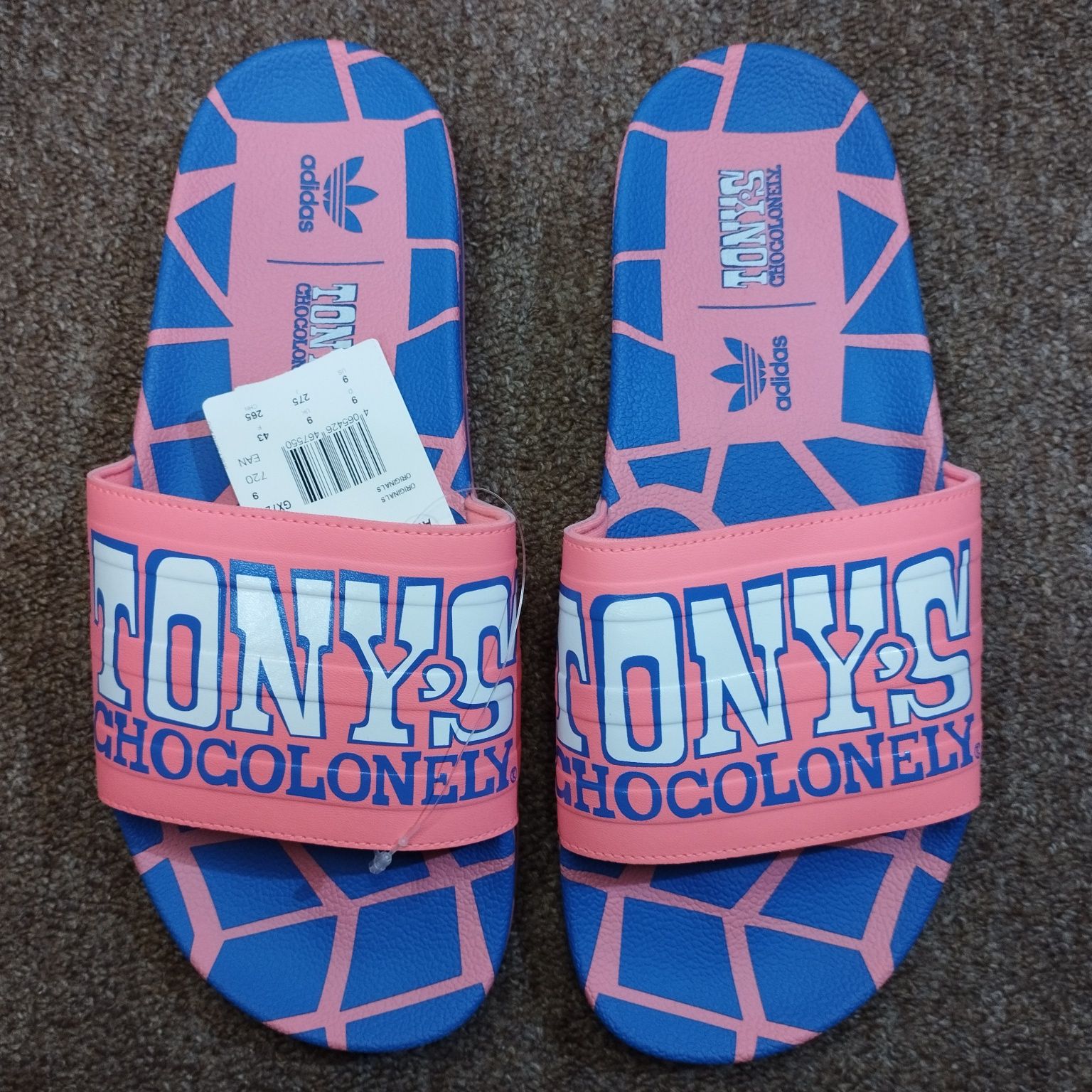 Тапочки42,43,44,46. Adilete Tony's Chocolonely Slides GX7214