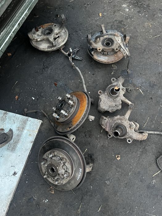 Цапфа опель монтерей, фронтера, ступиця опель монтерей, фронтера