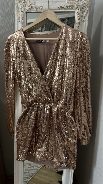 Комбінезон з паєтками