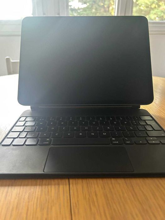 iPad Pro (3ª Geração) + Magic Keyboard + Apple Pencil (2ª Geração)