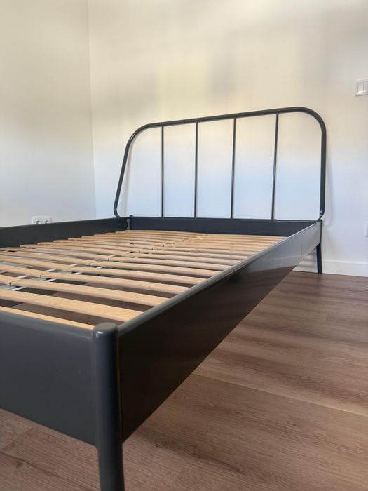 Cama IKEA 1.40x2.00m- Como Nova!