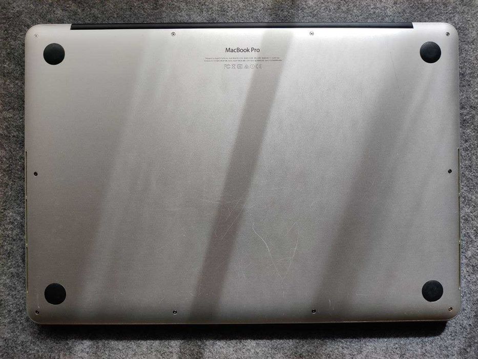 Apple MacBook Pro 15" Core i7 / SSD 256GB / RAM 16GB (Model: A1398)