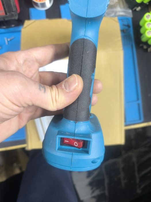 Акумуляторний клейовий пістолет Makita (без акум