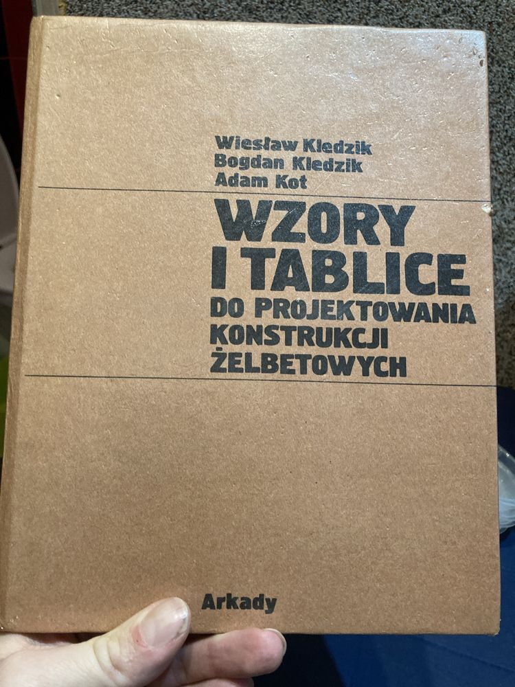 Książka ,,Wzory i tablice do konstrukcji żelbetowych”1982