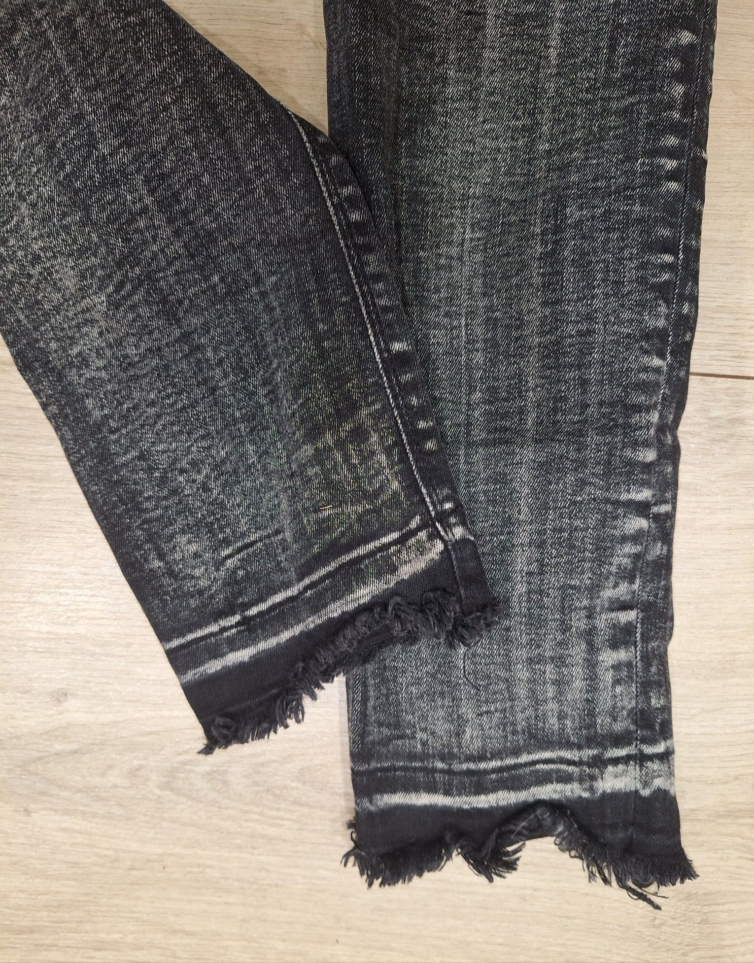 Guess Beverly skinny ultra low r. 26 XS
