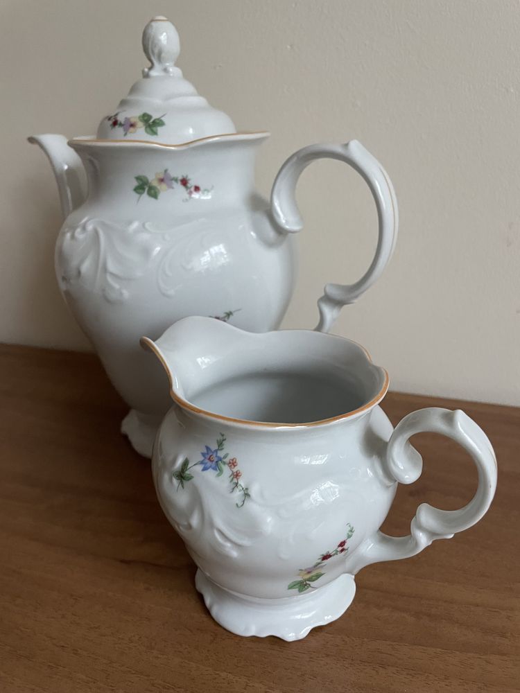 PRL - Wałbrzych - dzbanek / mlecznik / porcelana
