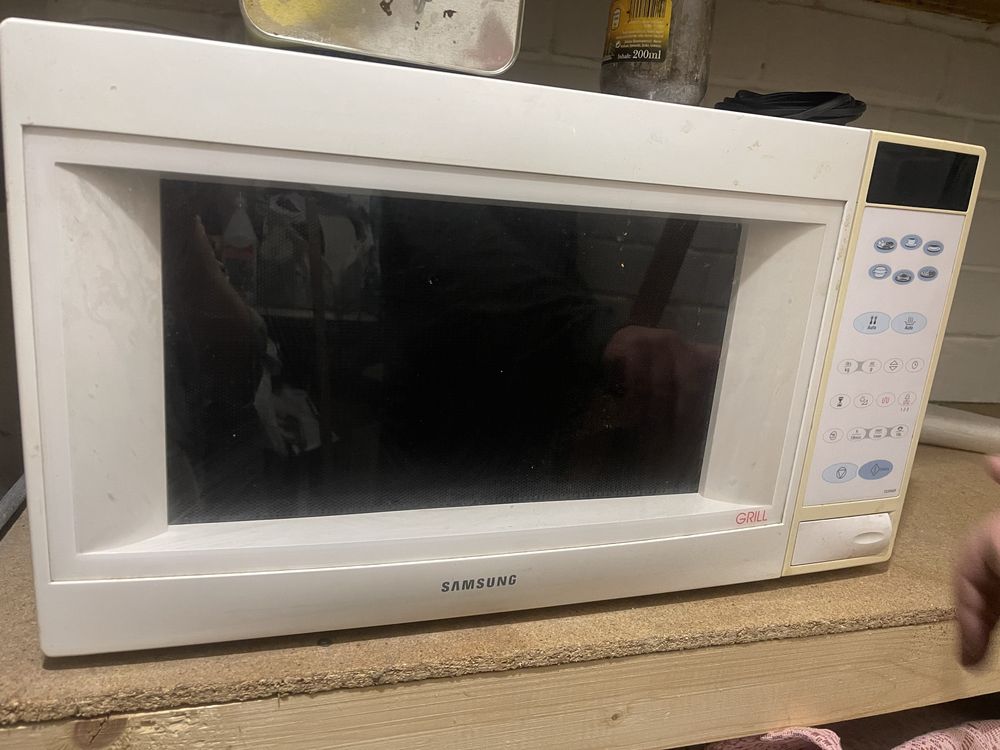 Мікрохвильовку Samsung
