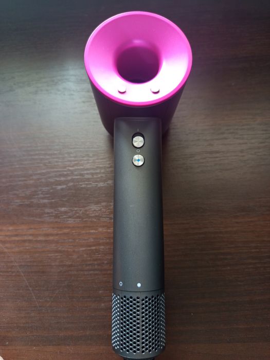 Suszarka do włosów w stylu Dyson
