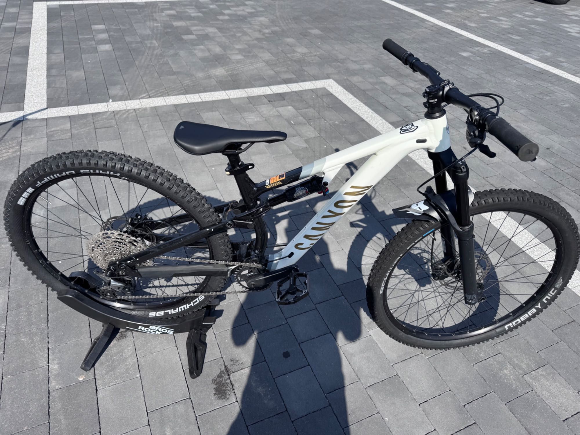 Canyon Young Hero Neuron 2023  XS