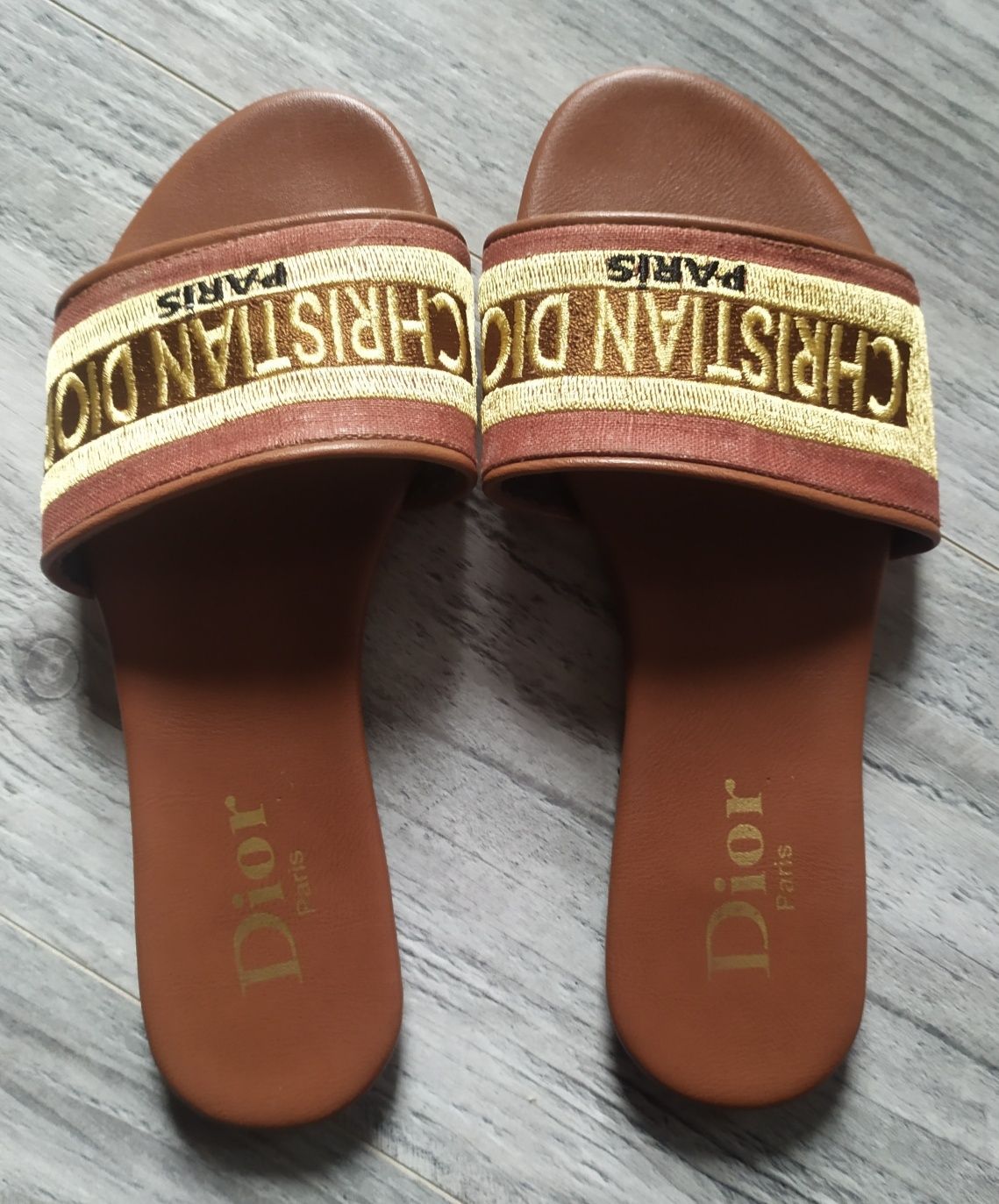 Klapki Dior/brązowe