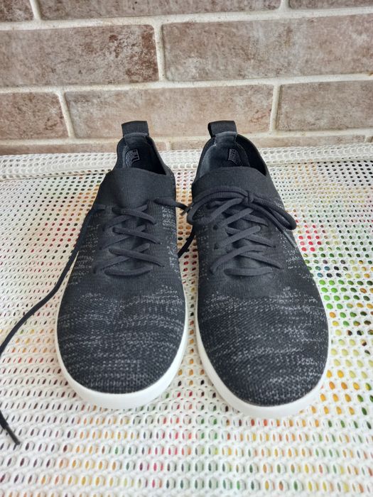 Женские кроссовки fitflop 39р