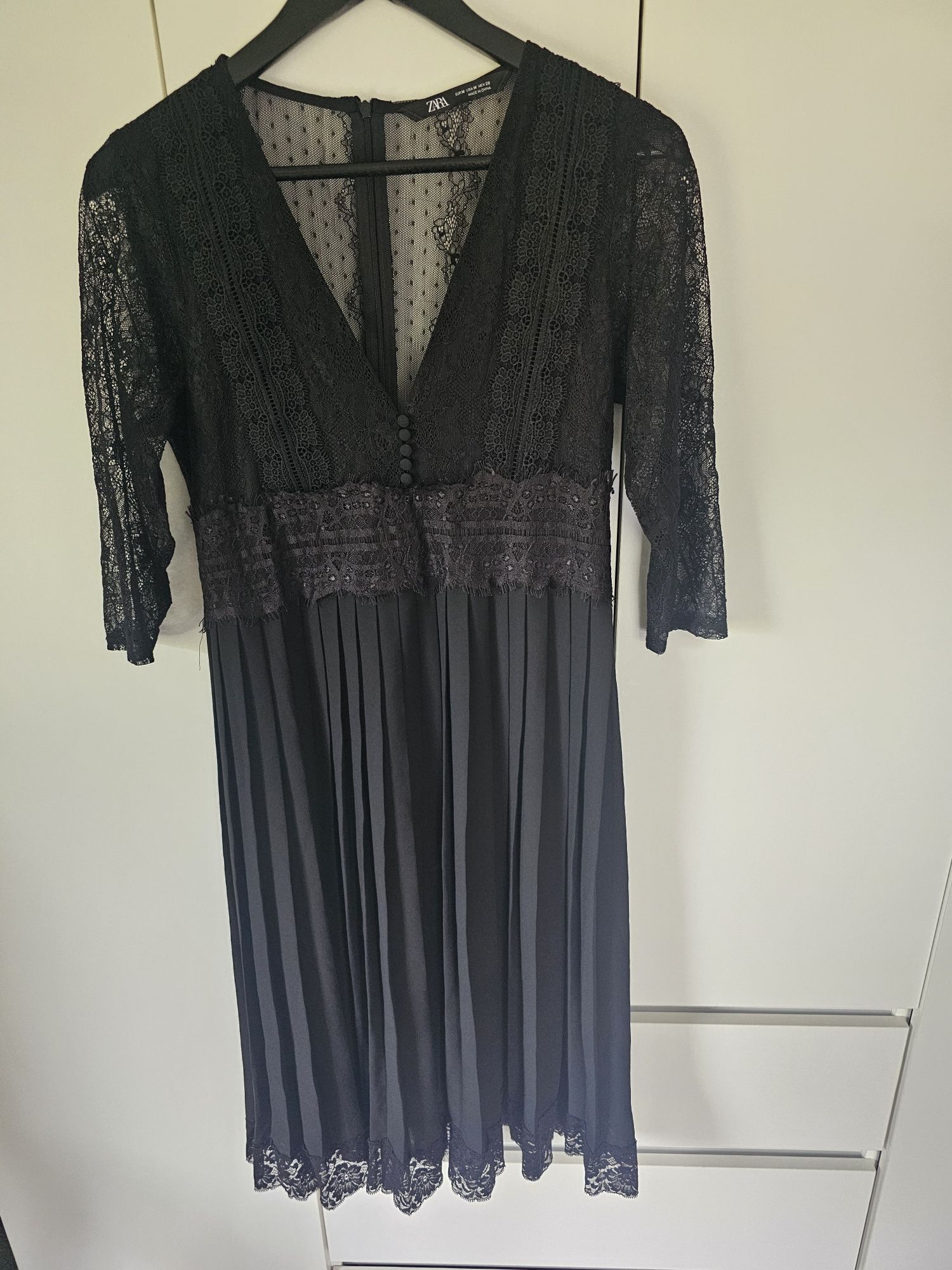 Koronkowo-plisowana sukienka Zara M
