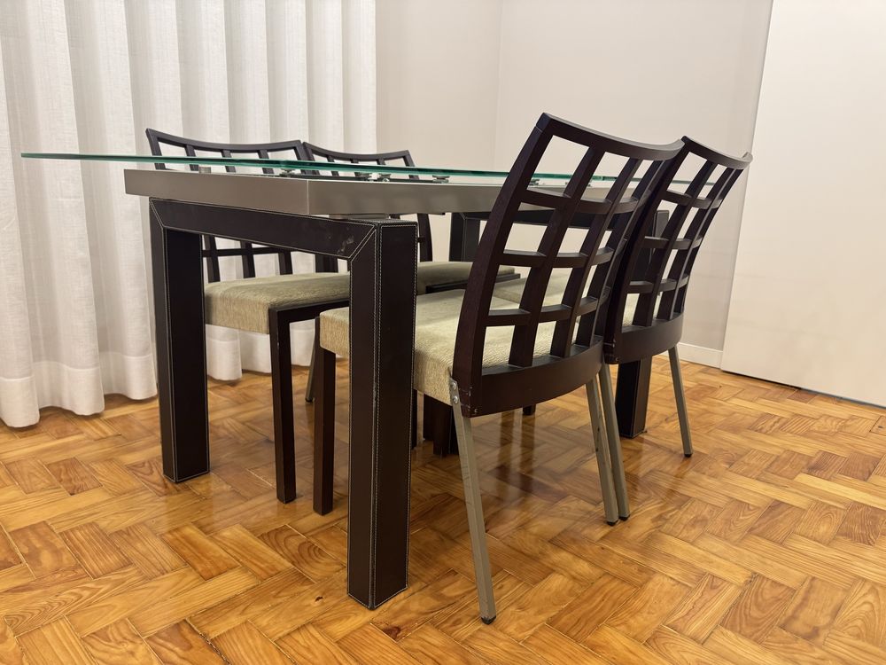Mesa de vidro extensivel + 4 cadeiras