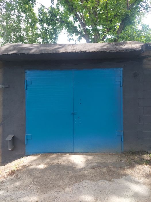 Продам гараж в хорошем живом кооперативе