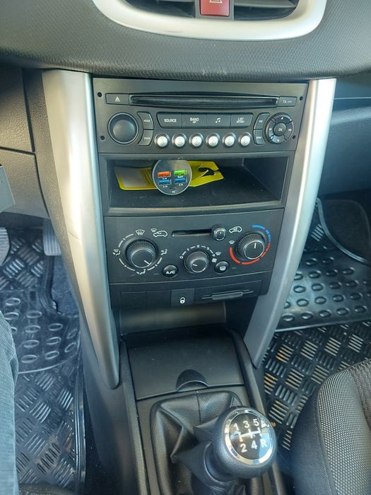 137mil klms, Ano 2011,  1.4 carro de garagem como novo
