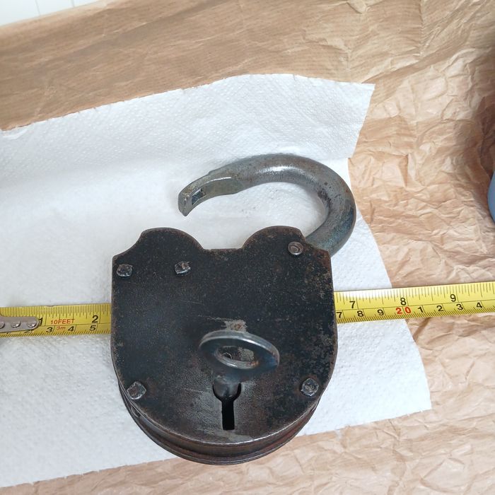 Большой навесной замок СССР.