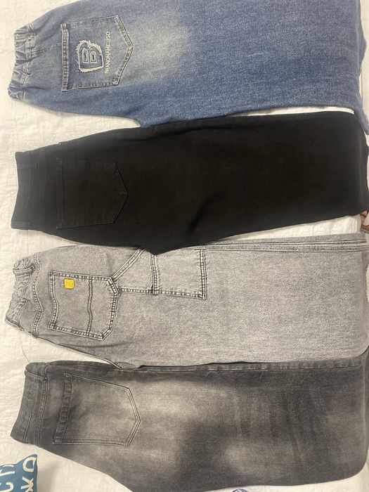 Джинси на підлітка гарноі якості