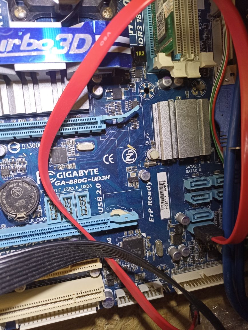 Материнская плата GIGABYTE   GA-880-UD3H Rev : 1 . 3