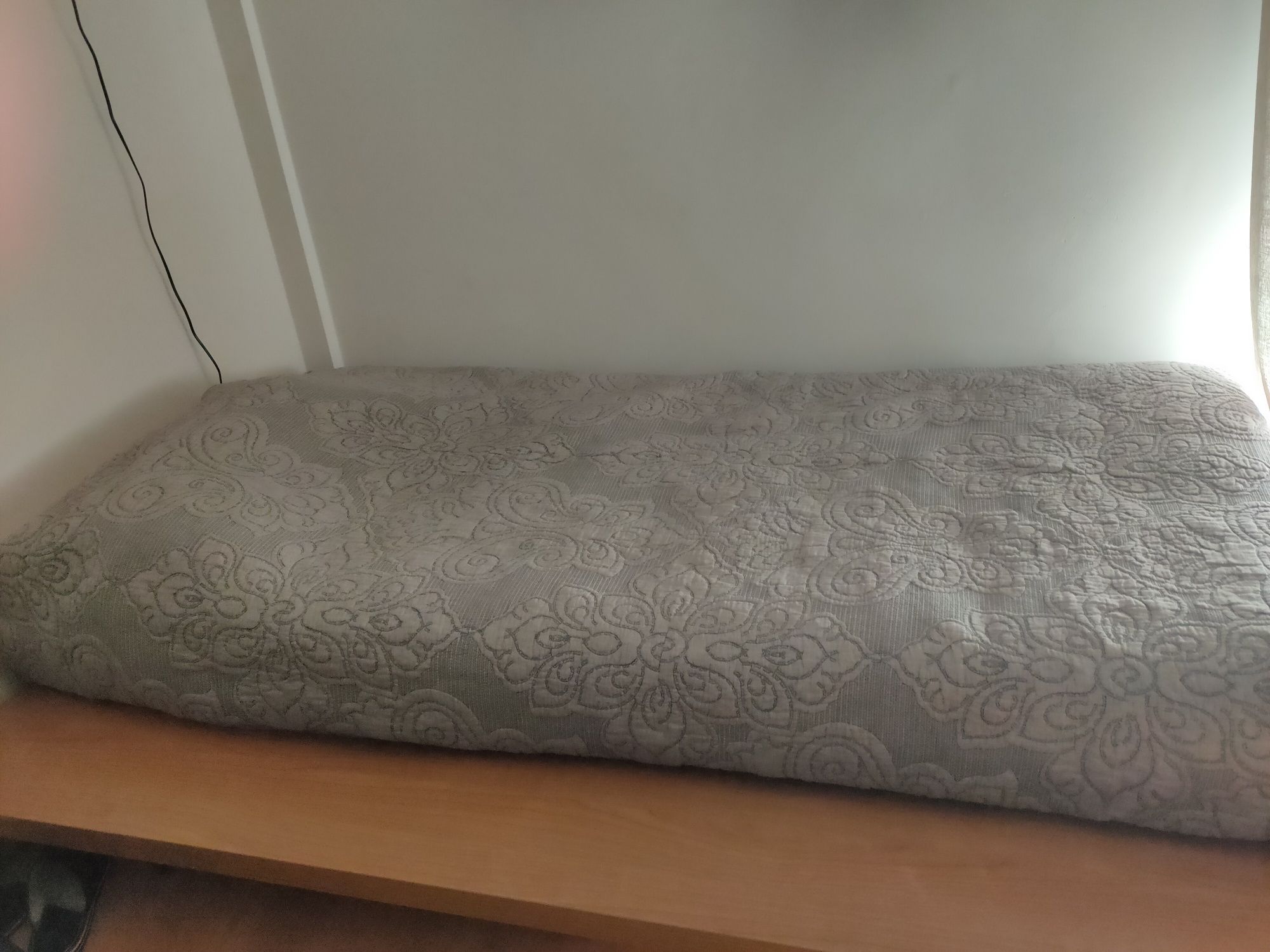 Cama estado novo