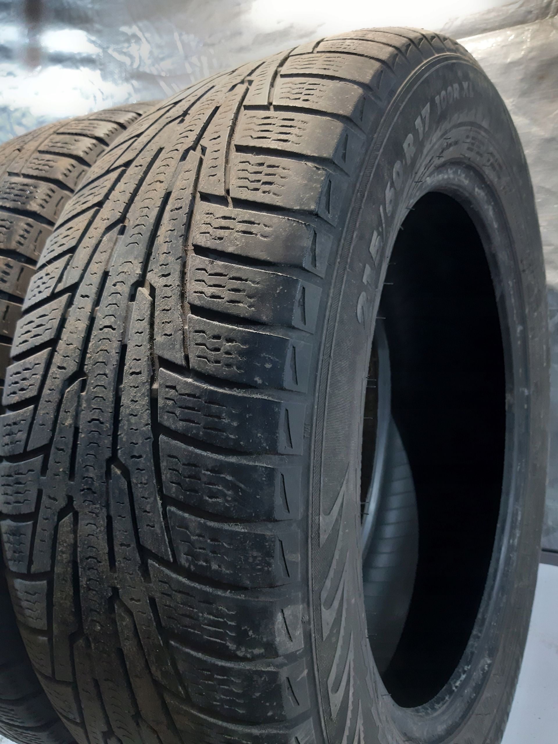 Opony Zimowe 2x Nokian Hakkapeliitta R 215/60 R17/100r