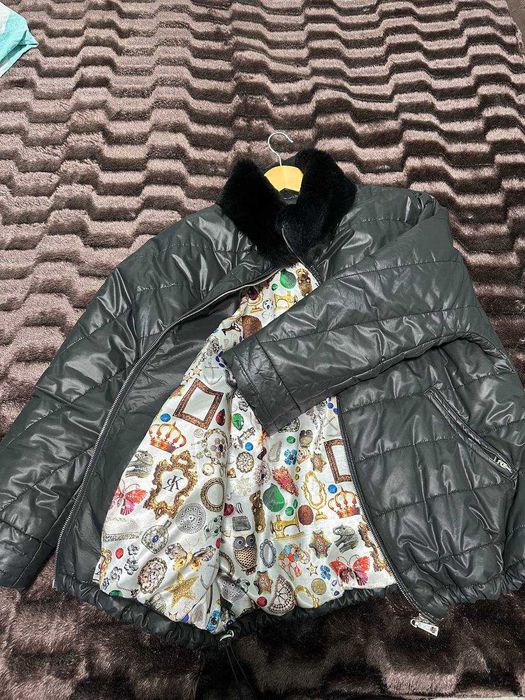 Дуже класна демісезонна куртка