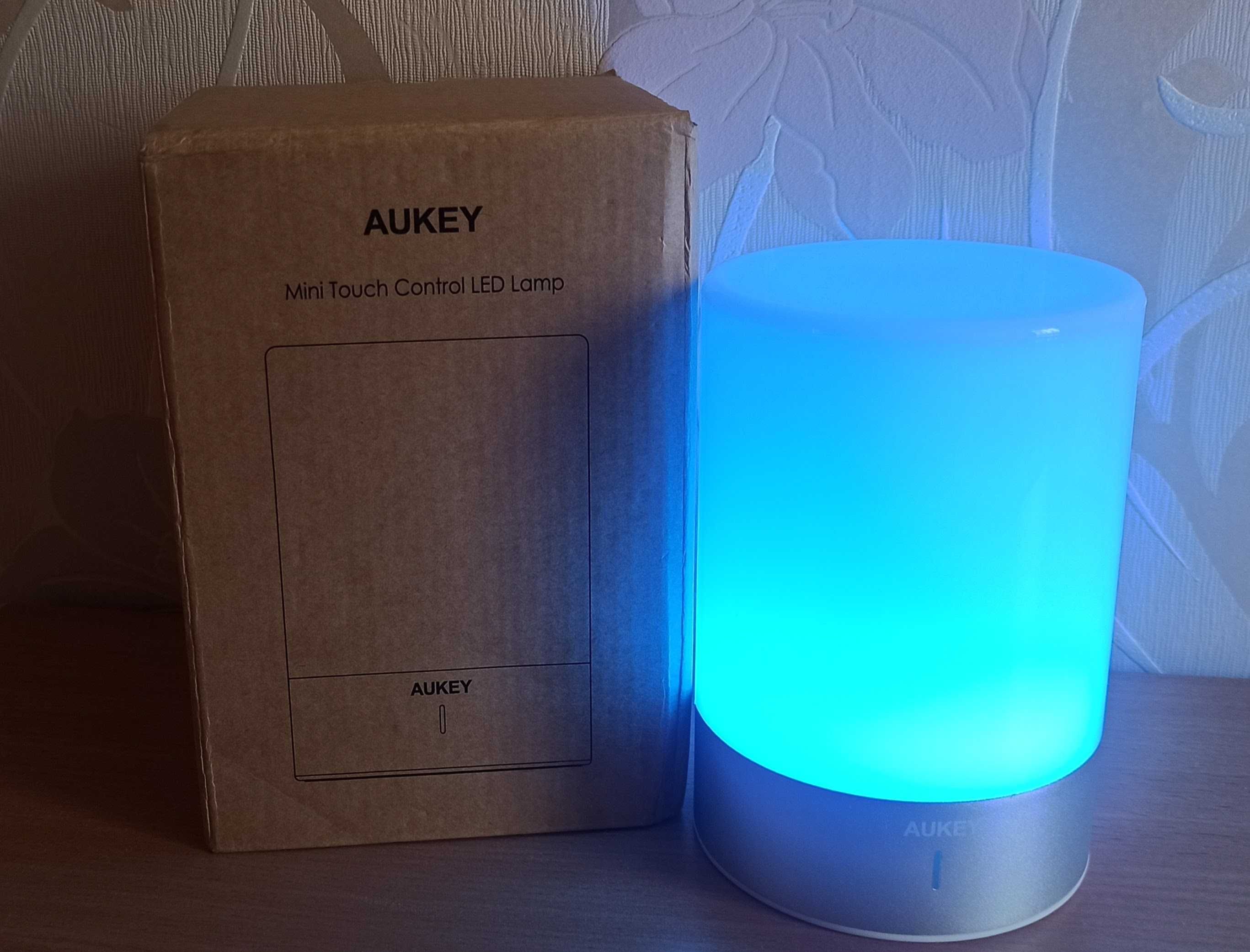 Світлодіодна лампа AUKEY Mini Touch Control RGB LED Lamp (LT-ST21)