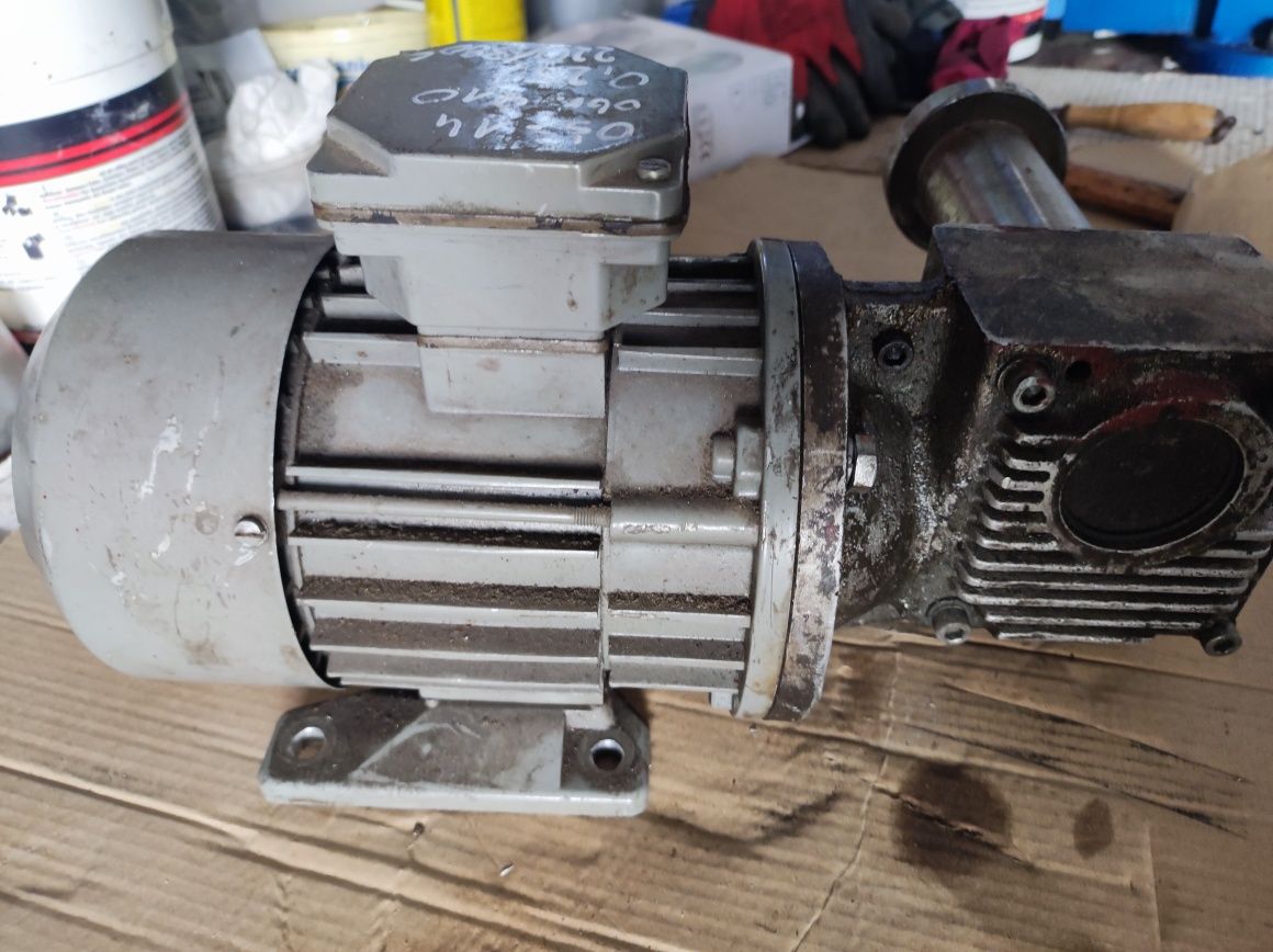 Przekładnia z silnikiem 230v-380v
