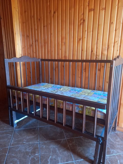 Дитяче ліжечко колиска