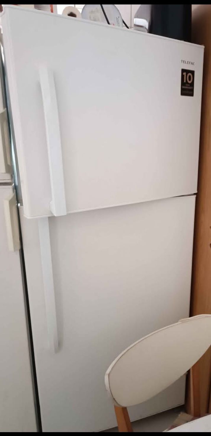 Frigorífico com congelador