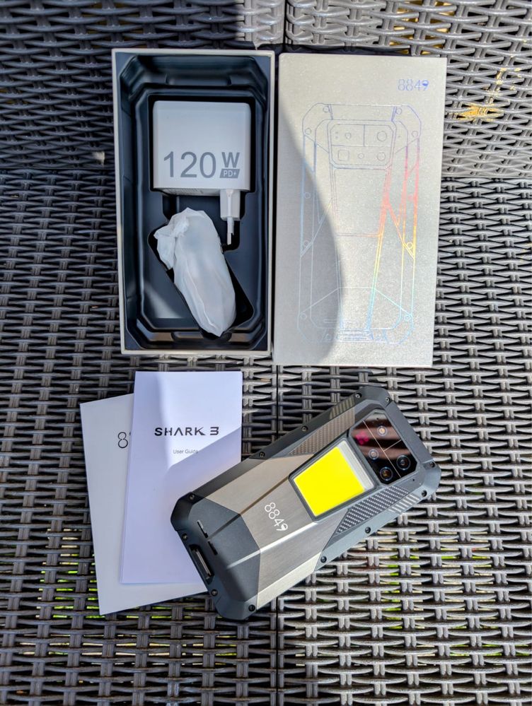 Smartphone resistente 8849 SHARK 3 de 512 GB