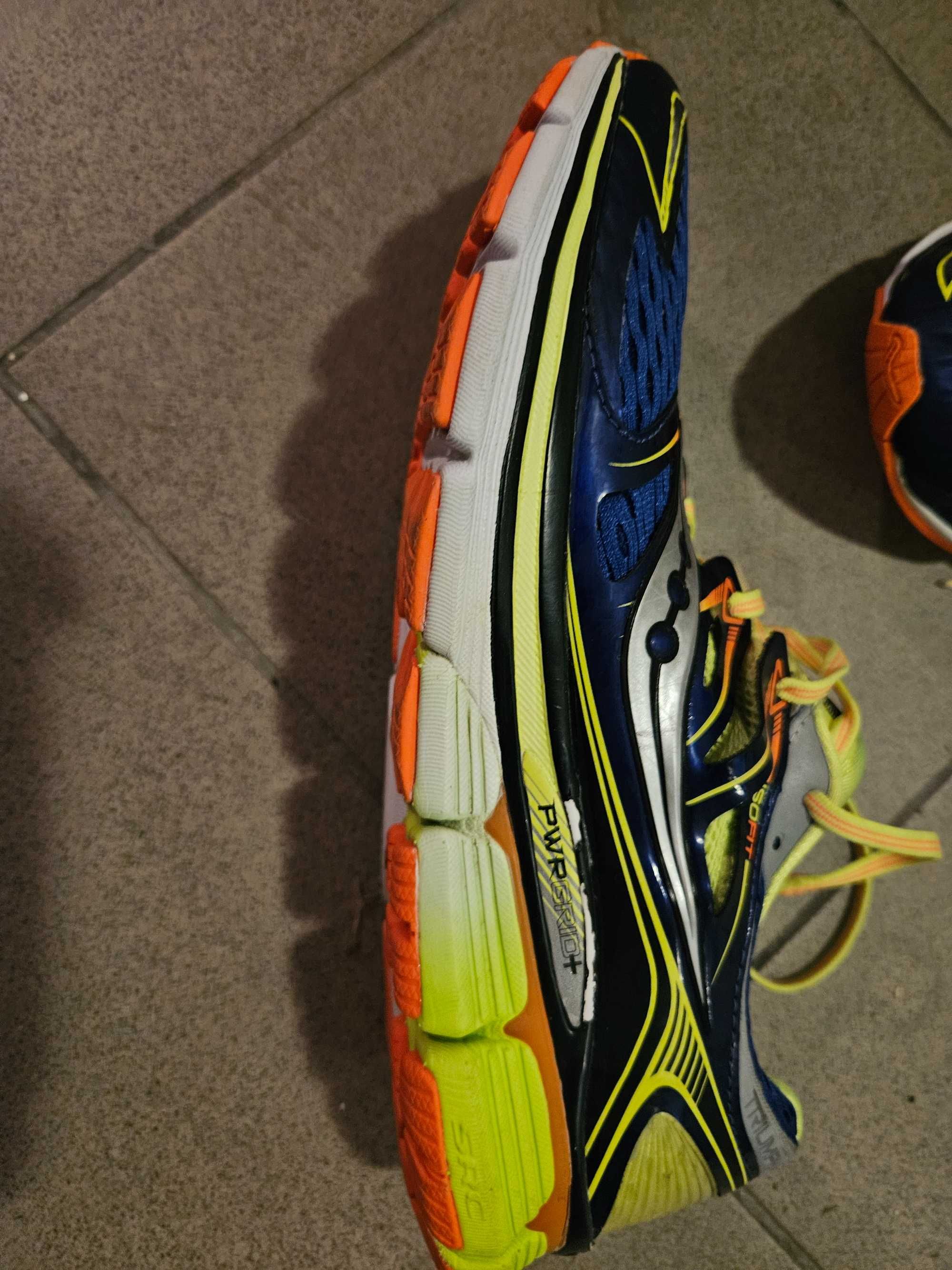 Buty do biegania Saucony Triumph Iso w rozmiarze 46,5