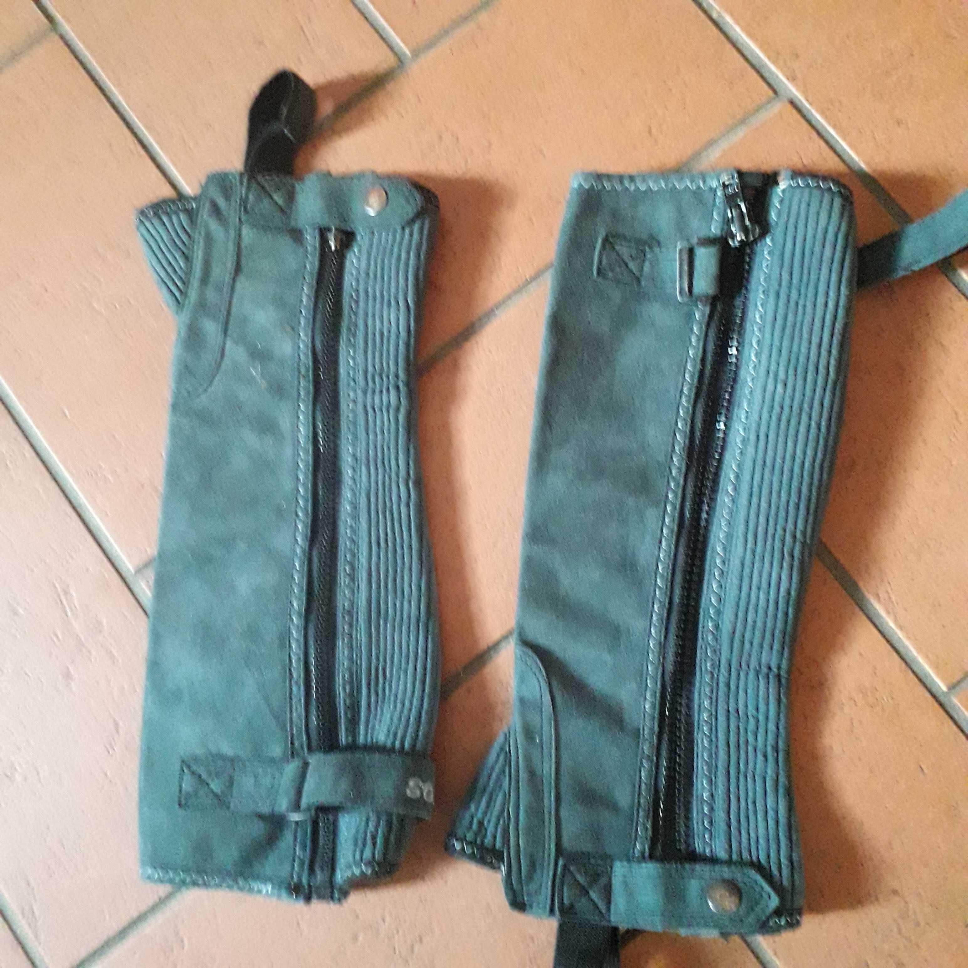 Czapsy skórzane Steeds r.S