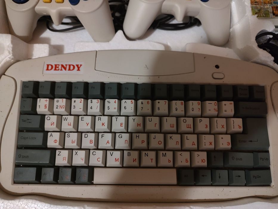 Игровая приставка Dendy-клавиатура