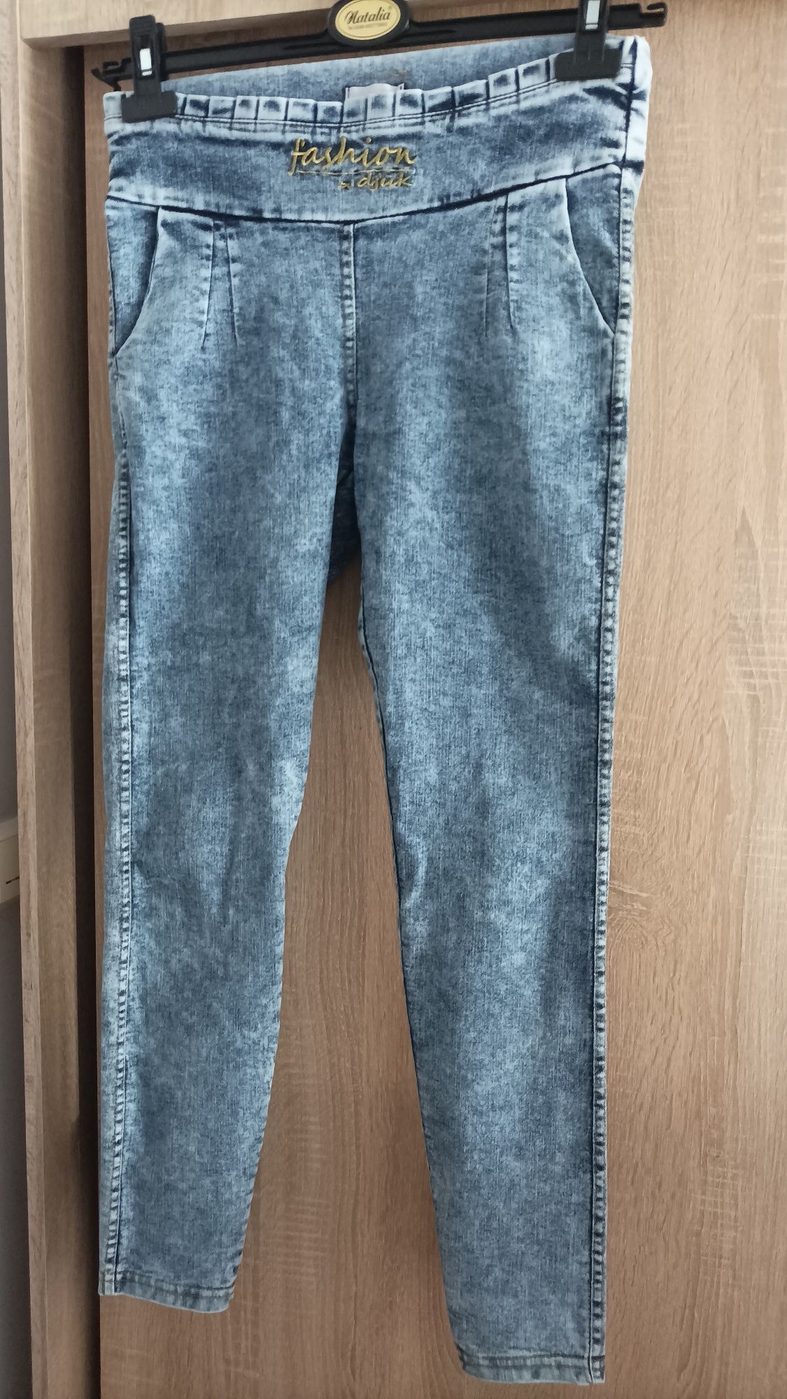 Spodnie jeansowe DJUK L