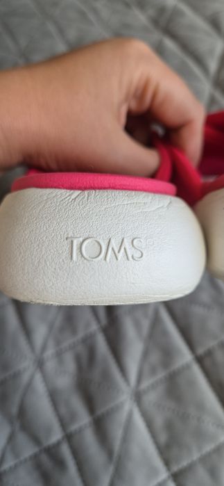 TOMS. Шльопанці 39 розмір