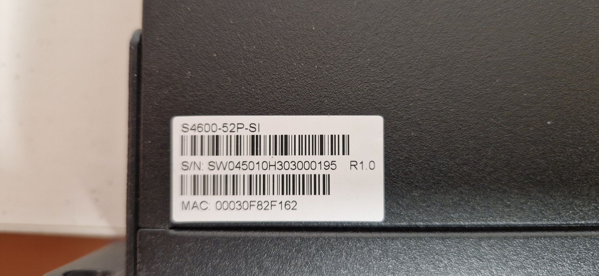 Gigabitowy przełącznik S4600-52P-SI + SF-SM31020D-GP