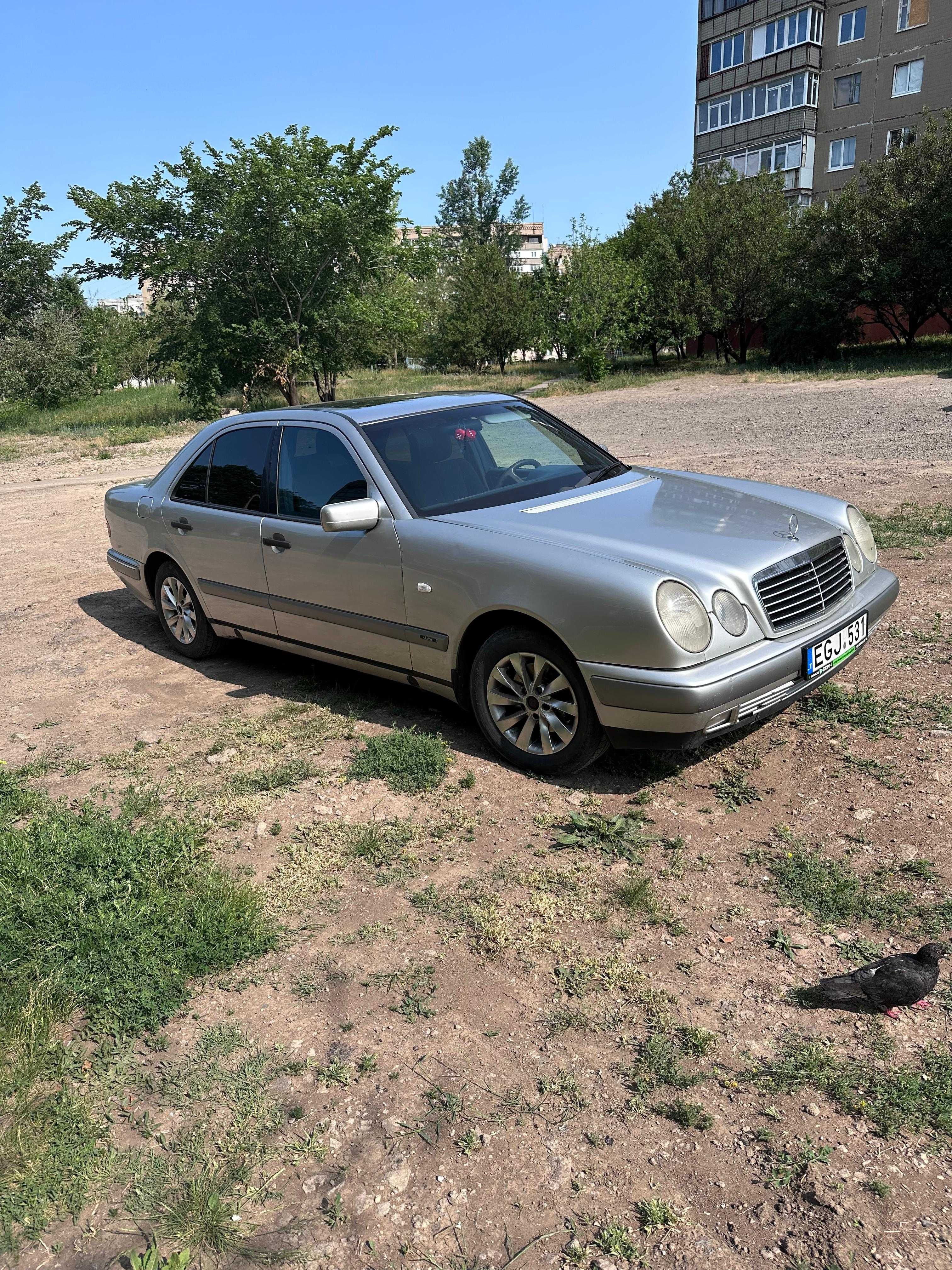 Mercedes Benz W210 E220