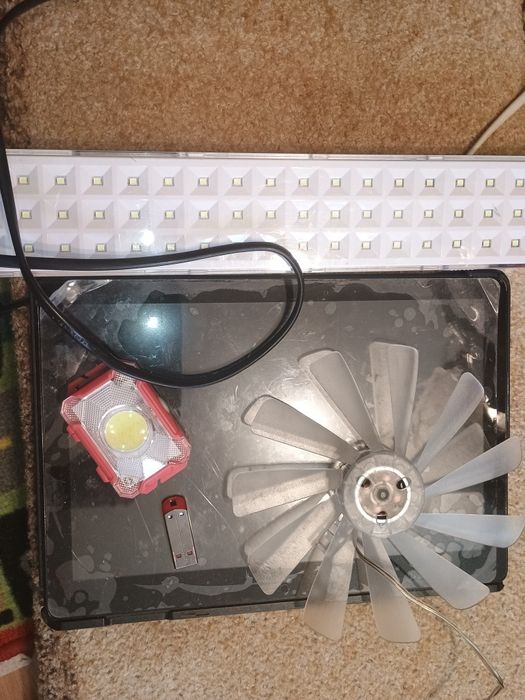 Philips зарядний пристрій для батарейок, роутер tp-link, флешка. речі