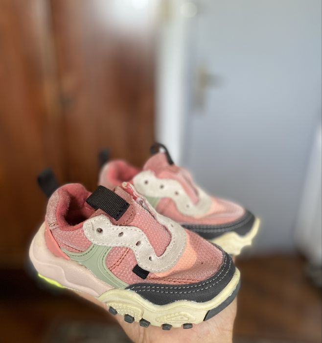 Tenis infantil da zara, em bom estado