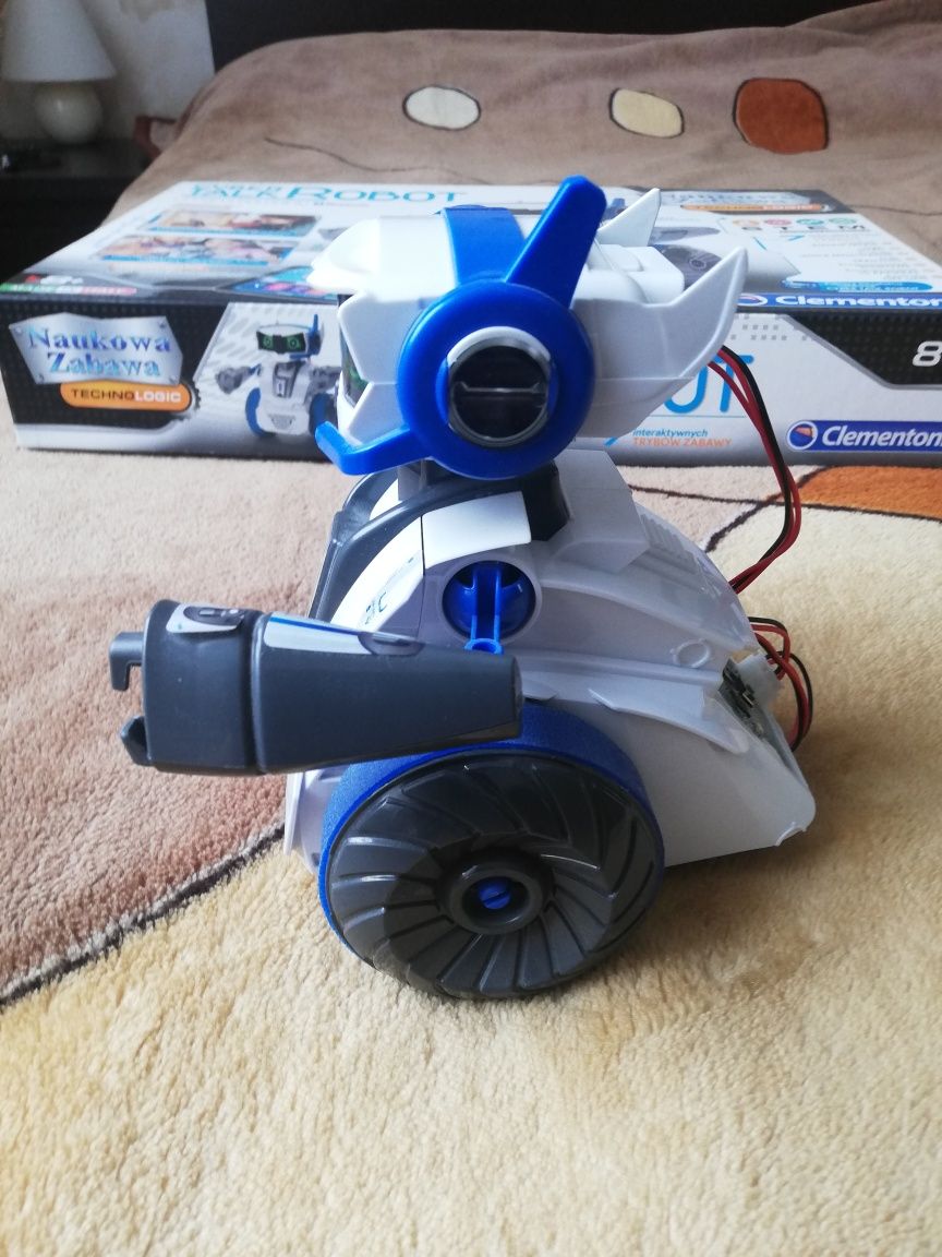 Cybertalk robot Clementoni 8+