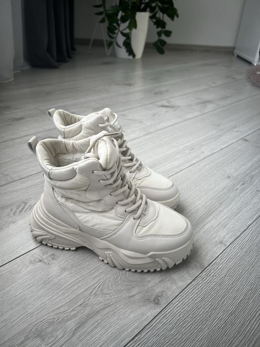 Дутики зимові кремового кольору