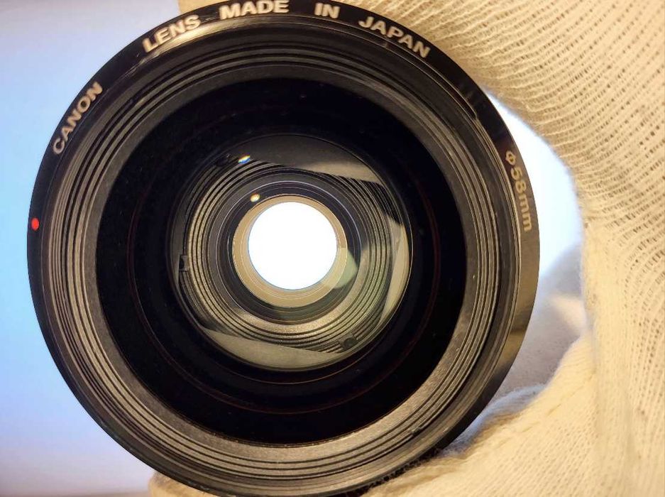 Canon EF 28mm F 1.8 USM - jak nowy, opakowanie, osłona p.słoneczna