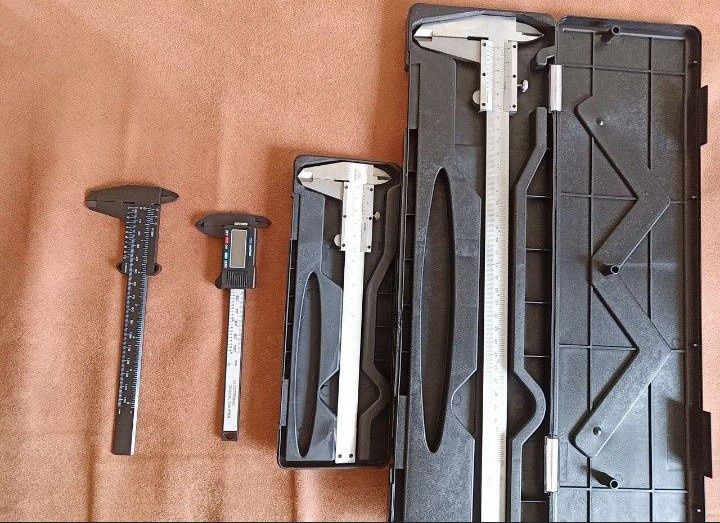 Штангенциркуль канцелярский в кейсе асорти