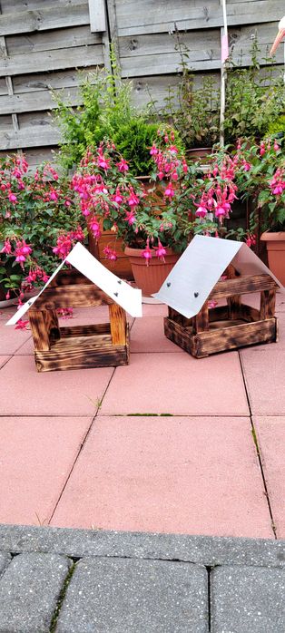 Karmnik dla ptaków, wiatraczki, wedzarnia